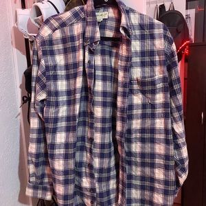 Size medium, little bit wrinkled just needs ironed.